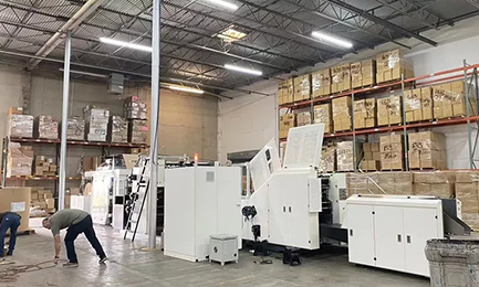 Máquina para fabricar bolsas de papel con impresora en línea de 4 colores llega a EE. UU.